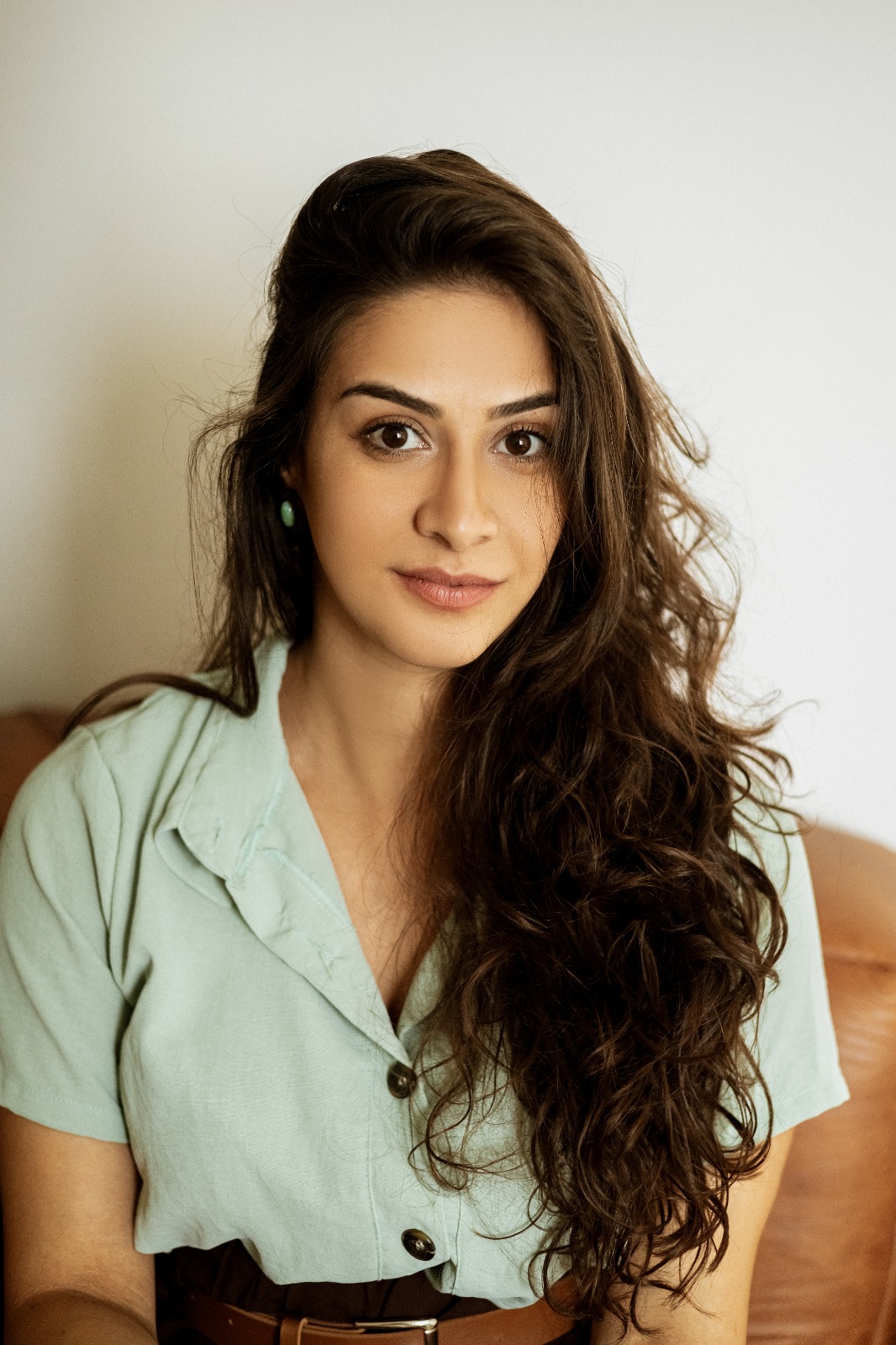 Ana Carolina Ramos, psicóloga, em ambiente corporativo